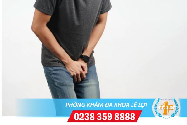 Bị đau tinh hoàn trái: cẩn thận với triệu chứng nguy hiểm này