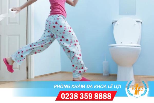 Tiểu thường xuyên – tiểu nhiều lần trong ngày triệu chứng không thể xem thường