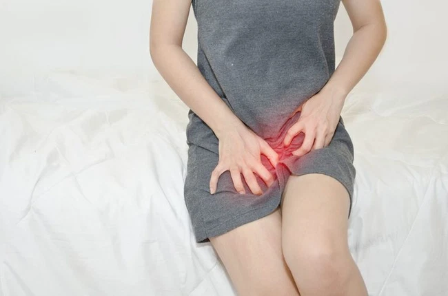 Nổi mẩn đỏ vùng kín – biểu hiện bệnh viêm phụ khoa nguy hiểm