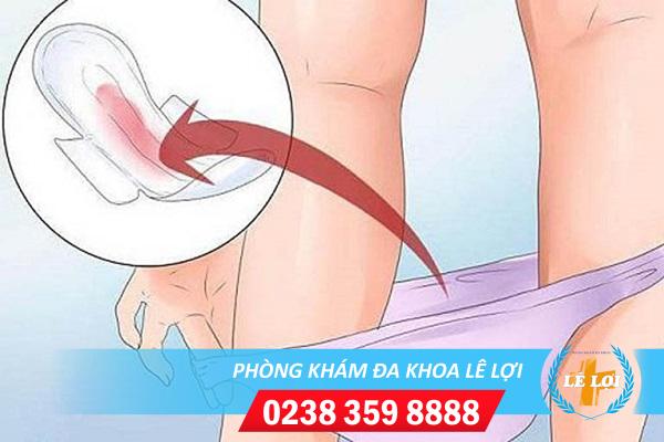 Ra khí hư màu hồng có nguy hiểm không?