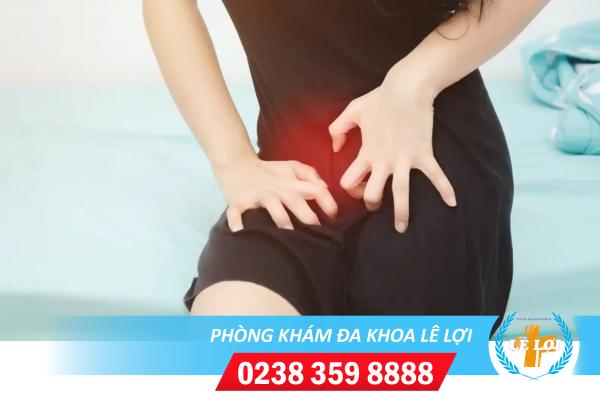 Cô bé bị đau buốt là do đâu?